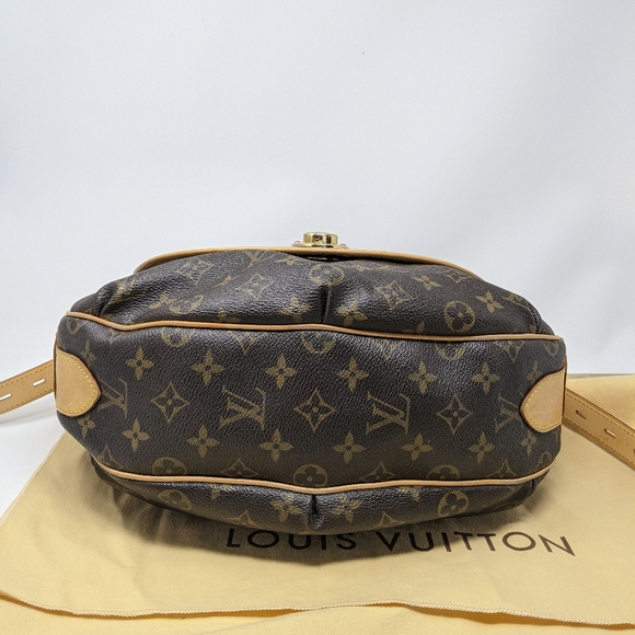 Louis Vuitton  Tulum GM Monogram Canvas bag - Picture 3 of 14
